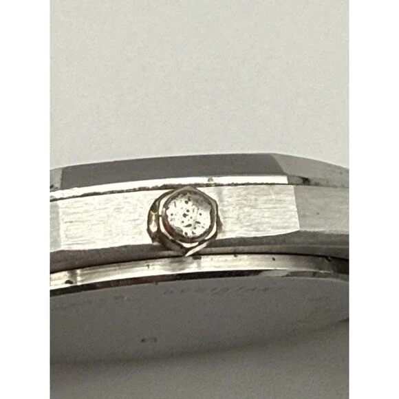 Vintage Bulova Royal Oak Men Watch 35mm Gray Waffle 1981 Date New Battery 7.75